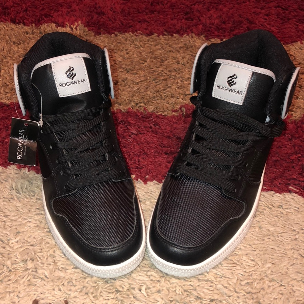 Host pick 👟Men’s rocawear sneakers